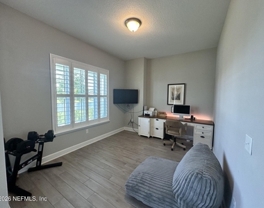 228 Dalton Circle - Photo Thumbnail 2