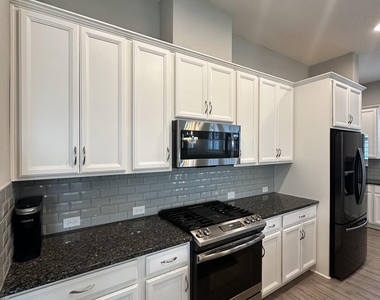 228 Dalton Circle - Photo Thumbnail 4