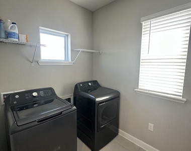 228 Dalton Circle - Photo Thumbnail 21