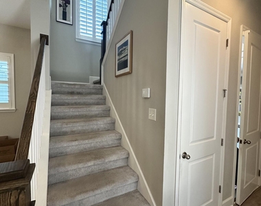 228 Dalton Circle - Photo Thumbnail 11