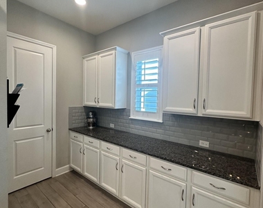 228 Dalton Circle - Photo Thumbnail 5