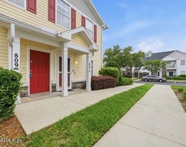 575 Oakleaf Plantation Parkway - Photo Thumbnail 2