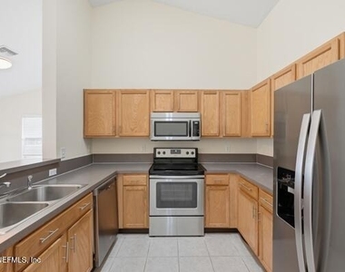 575 Oakleaf Plantation Parkway - Photo Thumbnail 7