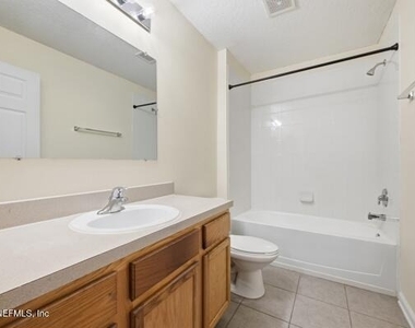 575 Oakleaf Plantation Parkway - Photo Thumbnail 10