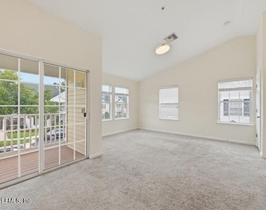 575 Oakleaf Plantation Parkway - Photo Thumbnail 6