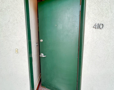 1661 Riverside Avenue - Photo Thumbnail 2