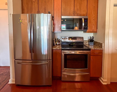 1661 Riverside Avenue - Photo Thumbnail 6