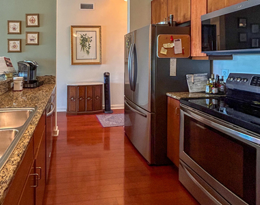1661 Riverside Avenue - Photo Thumbnail 4