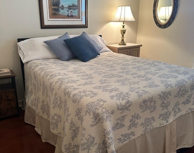 1661 Riverside Avenue - Photo Thumbnail 8