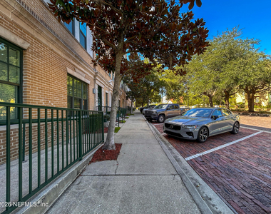 1661 Riverside Avenue - Photo Thumbnail 30