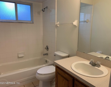 2704 Ian Court - Photo Thumbnail 15