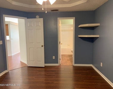 2704 Ian Court - Photo Thumbnail 8