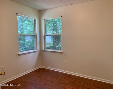 2704 Ian Court - Photo Thumbnail 16
