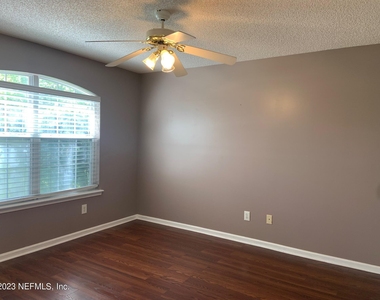2704 Ian Court - Photo Thumbnail 3
