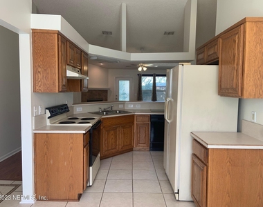 2704 Ian Court - Photo Thumbnail 5