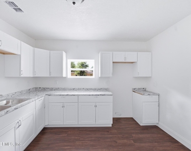 1715 Brackland Street - Photo Thumbnail 8