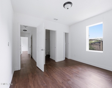 1715 Brackland Street - Photo Thumbnail 3