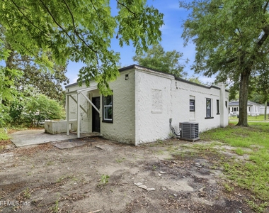 1715 Brackland Street - Photo Thumbnail 1