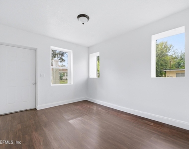 1715 Brackland Street - Photo Thumbnail 2