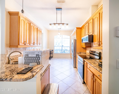 2704 Coachman Lakes Drive - Photo Thumbnail 14