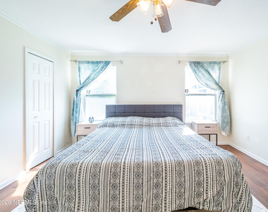 2704 Coachman Lakes Drive - Photo Thumbnail 29