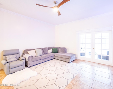 2704 Coachman Lakes Drive - Photo Thumbnail 17