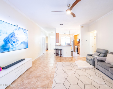 2704 Coachman Lakes Drive - Photo Thumbnail 16