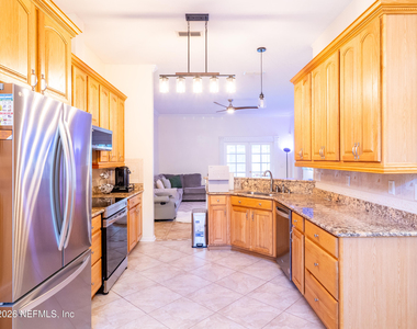 2704 Coachman Lakes Drive - Photo Thumbnail 11