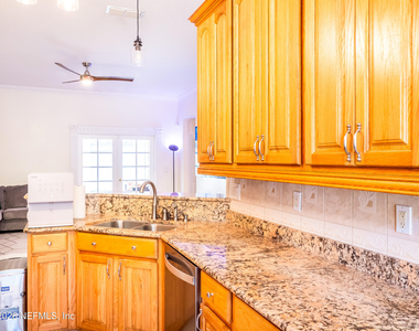 2704 Coachman Lakes Drive - Photo Thumbnail 12