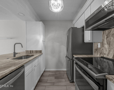 400 1st Street S - Photo Thumbnail 5