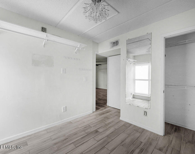400 1st Street S - Photo Thumbnail 12