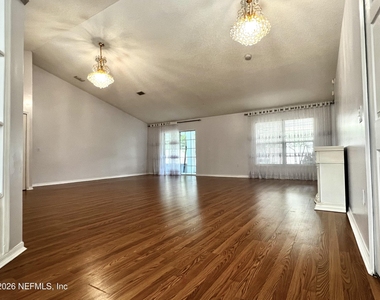 11395 S Aston Hall Drive - Photo Thumbnail 8