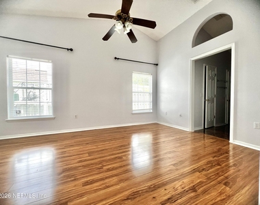 11395 S Aston Hall Drive - Photo Thumbnail 12