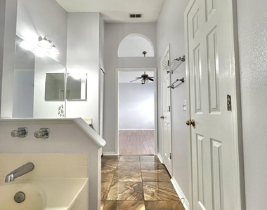 11395 S Aston Hall Drive - Photo Thumbnail 15