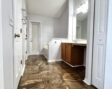 11395 S Aston Hall Drive - Photo Thumbnail 14