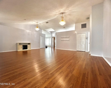 11395 S Aston Hall Drive - Photo Thumbnail 10