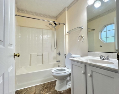 11395 S Aston Hall Drive - Photo Thumbnail 22
