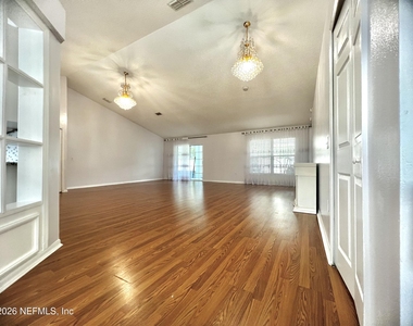 11395 S Aston Hall Drive - Photo Thumbnail 7