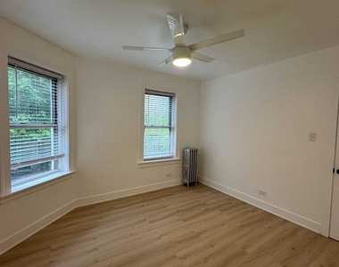 6310 N Artesian Avenue - Photo Thumbnail 5