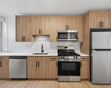 6310 N Artesian Avenue - Photo Thumbnail 8