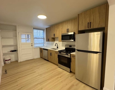 6310 N Artesian Avenue - Photo Thumbnail 1