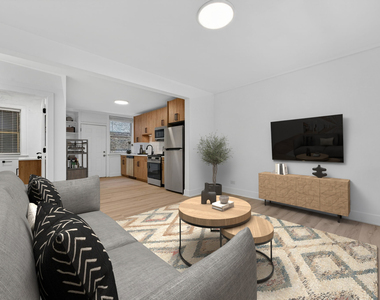 6310 N Artesian Avenue - Photo Thumbnail 10