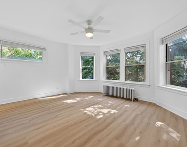6310 N Artesian Avenue - Photo Thumbnail 13