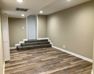 2643 W Estes Avenue - Photo Thumbnail 4