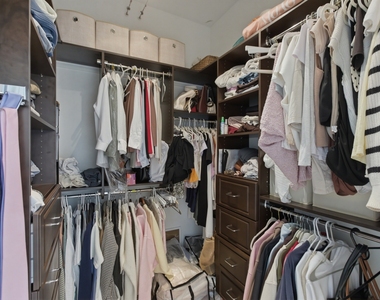 303 W Ohio Street - Photo Thumbnail 7