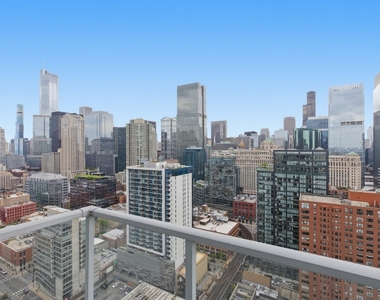 303 W Ohio Street - Photo Thumbnail 12