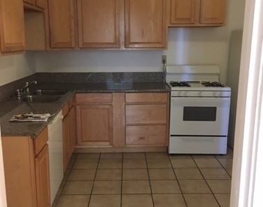 3700 N Southport Avenue - Photo Thumbnail 22