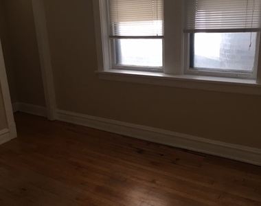 3700 N Southport Avenue - Photo Thumbnail 13