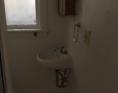 3700 N Southport Avenue - Photo Thumbnail 21