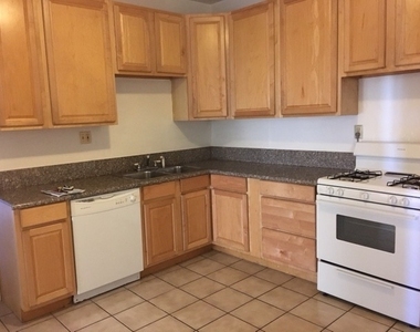 3700 N Southport Avenue - Photo Thumbnail 23